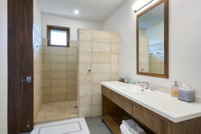 Luxury Villa Photo #32