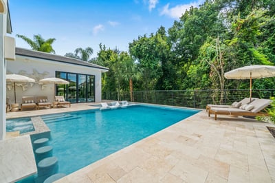 Luxury Villa Photo #3