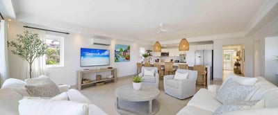 Luxury Villa Photo #10