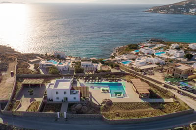 Luxury Villa Photo #5