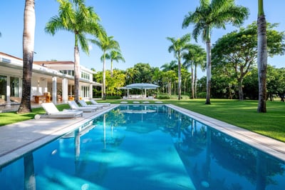 Luxury Villa Photo #6