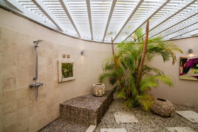 Luxury Villa Photo #59