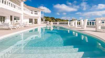 Luxury Villa Photo #9