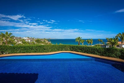 Luxury Villa Photo #6