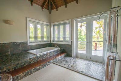 Luxury Villa Photo #26
