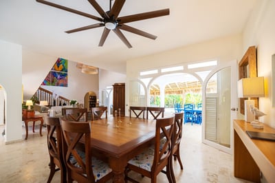 Luxury Villa Photo #13