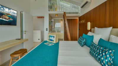 Luxury Villa Photo #26