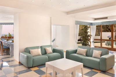 Luxury Villa Photo #10
