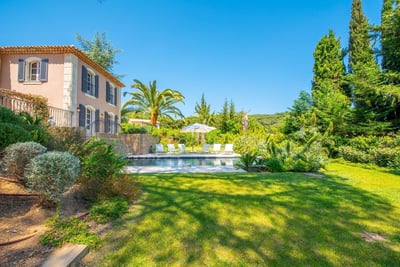 Luxury Villa Photo #4