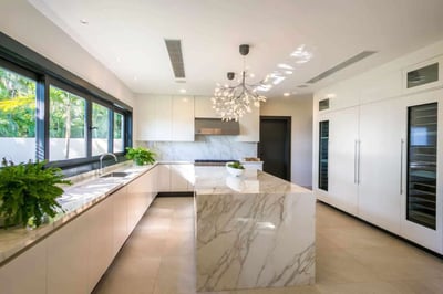 Luxury Villa Photo #12