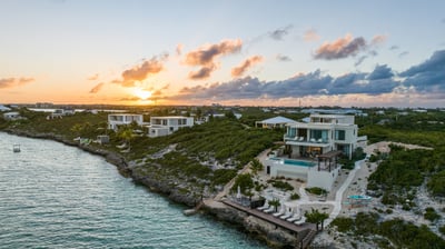 Luxury Villa Photo #6