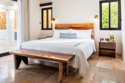 Luxury Villa Photo #36