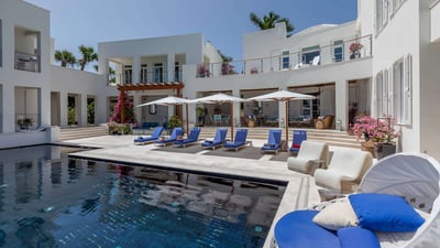 Luxury Villa Photo #3