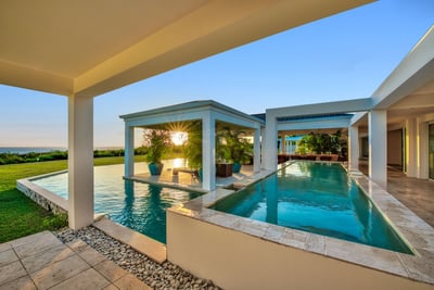 Luxury Villa Photo #16