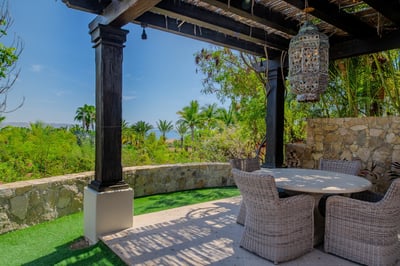 Luxury Villa Photo #13