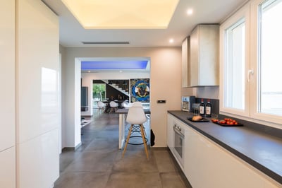 Luxury Villa Photo #30