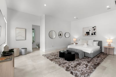 Luxury Villa Photo #26