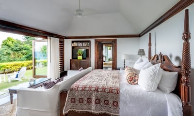 Luxury Villa Photo #9