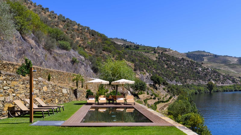 Douro Riverfront Villa