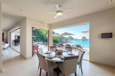 Luxury Villa Photo #13