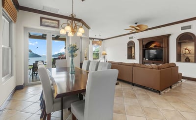 Luxury Villa Photo #9