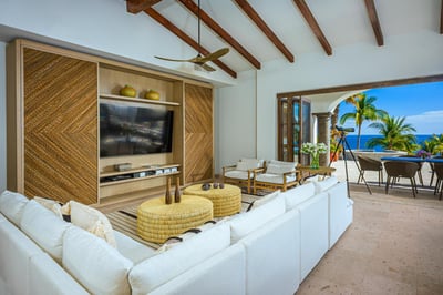 Luxury Villa Photo #11
