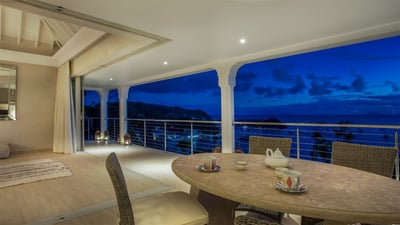 Kitchen & Dining Area