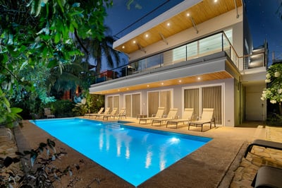 Luxury Villa Photo #4
