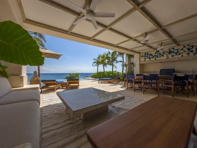 Luxury Villa Photo #12