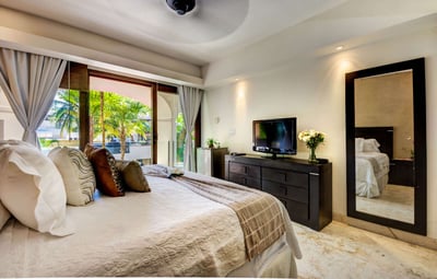 Luxury Villa Photo #29