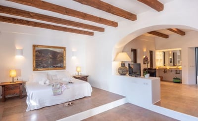 Luxury Villa Photo #16