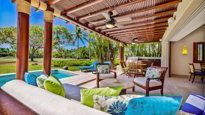 Luxury Villa Photo #6