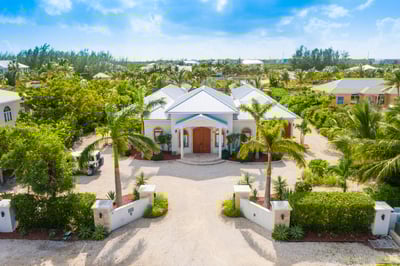 Luxury Villa Photo #2