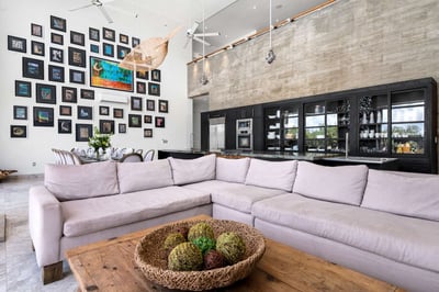 Luxury Villa Photo #22