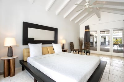 Luxury Villa Photo #30