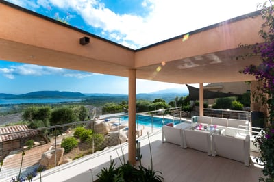 Luxury Villa Photo #7