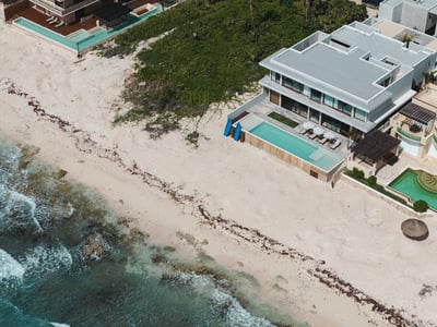 Luxury Villa Photo #2