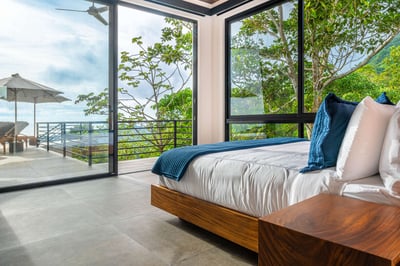 Luxury Villa Photo #32