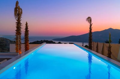 Luxury Villa Photo #5