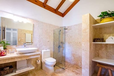 Luxury Villa Photo #18