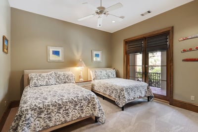 Luxury Villa Photo #32