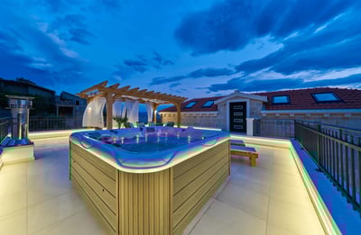 Luxury Villa Photo #5