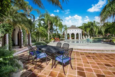 Luxury Villa Photo #11