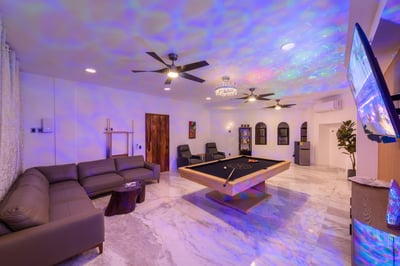 Luxury Villa Photo #26