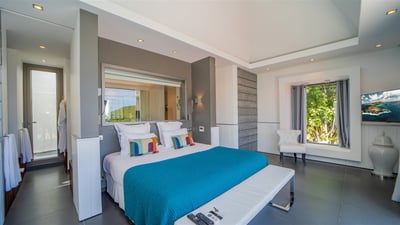 Luxury Villa Photo #39