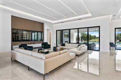 Luxury Villa Photo #21