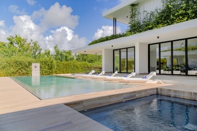 Luxury Villa Photo #8