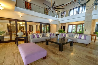 Luxury Villa Photo #11