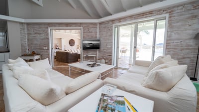 Living Area: Air conditoning, large HD-TV, Dish Network, Apple TV, Blu-Ray DVD player, Bose sound sy