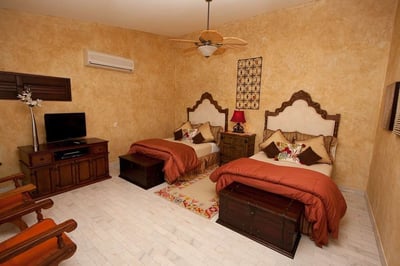 Luxury Villa Photo #24